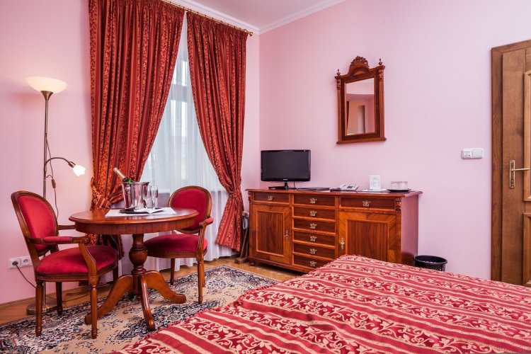 De Luxe historický pokoj v Hotelu Jelínkova vila - stylové vybavení