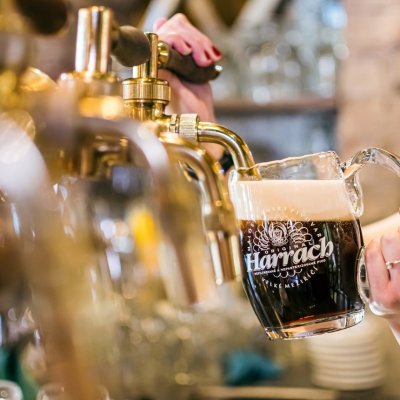 Tmavé pivo Harrach, poctivé pivo z minipivovaru Jelínkova vila